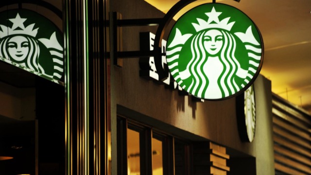 Starbucks was fined more than 1.36 million yuan for using expired food ingredients